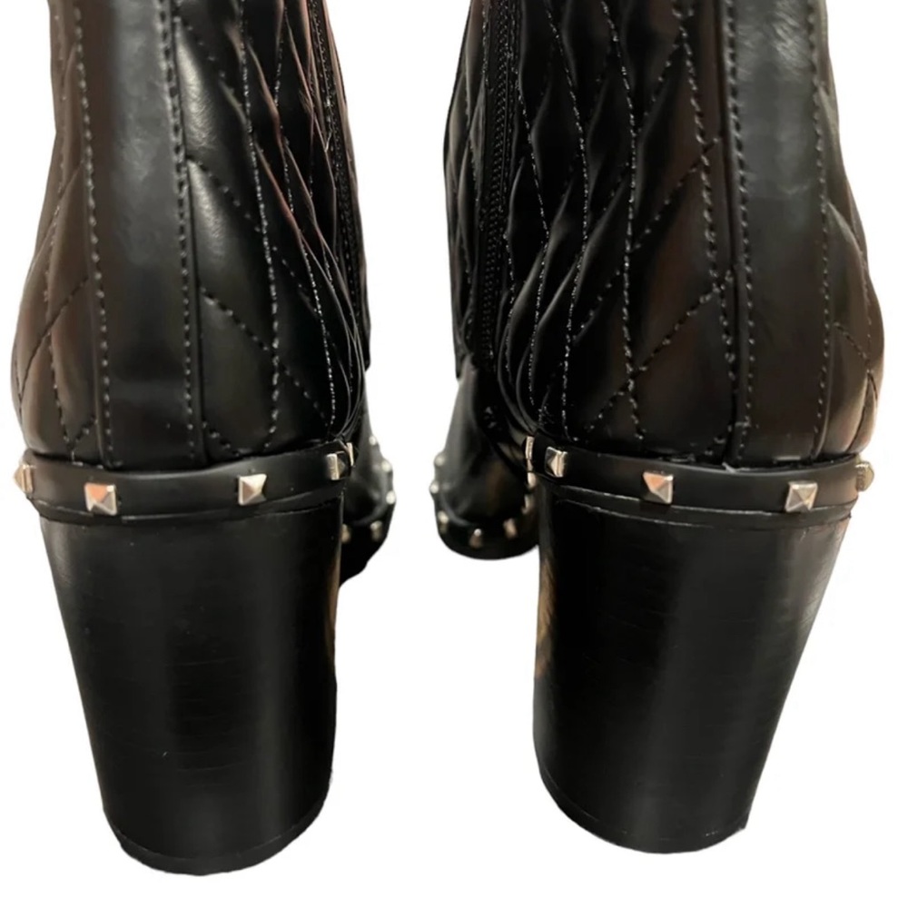 ****SOLD****Charles & David Quilted Booties - Size 6.5 - Picture 6 of 9